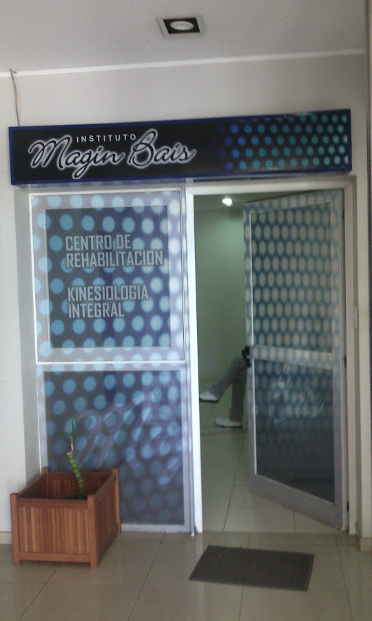Fachada y recepción de Instituto Magin Bais Kinesiología y Osteopatía en Corrientes